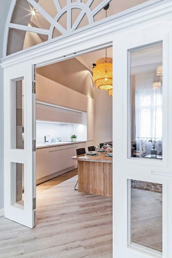 Luxury Central Apartment